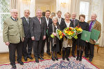 Heinz Krainer, Gerald Schöpfer und LH-Vize Schützenhöfer mit den diesjährigen Preisträgern Pepo Puch, Barbara Faulend-Klauser, Josef und Erika Heissenberger, Heinz Sill, Anna Badora und Werner Römich (v.l.) © steiermark.at (Foto Fischer); bei Quellenangabe honorarfrei Heinz Krainer, Gerald Schöpfer und LH-Vize Schützenhöfer mit den diesjährigen Preisträgern Pepo Puch, Barbara Faulend-Klauser, Josef und Erika Heissenberger, Heinz Sill, Anna Badora und Werner Römich (v.l.)