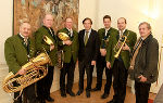 Gemeinsam mit Peter Rosegger (rechts) überbrachte die Langenwanger Blos Weihnachtswünsche an LH Franz Voves. © Fotos: steiermark.at/Leiss; bei Quellenangabe honorarfrei Gemeinsam mit Peter Rosegger (rechts) überbrachte die Langenwanger Blos Weihnachtswünsche an LH Franz Voves.
