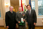 LH-Stv. Schützenhöfer, Generalleutnant Höfler und LH Voves (v.l.) © steiermark.at / Frankl; bei Quellenangabe honorarfrei LH-Stv. Schützenhöfer, Generalleutnant Höfler und LH Voves (v.l.)