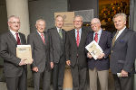 Boguslaw Dybas, Gerold Ortner, Dekan Wolf Rauch, LT-Präsident Franz Majcen, Stefan Karner und Bundesratspräsident a.D.Gregor Hammerl bei der Eröffnung von Viribus Unitis, v.l. © steiermark.at / Foto Fischer Boguslaw Dybas, Gerold Ortner, Dekan Wolf Rauch, LT-Präsident Franz Majcen, Stefan Karner und Bundesratspräsident a.D.Gregor Hammerl bei der Eröffnung von Viribus Unitis, v.l.