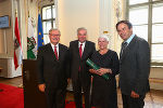 LH Voves und LH-Stv. Schützenhöfer verliehen RATH Herta die Goldene Medaille für Verdienste um die Republik Österreich. © Foto Frankl / bei Quellenangabe honorarfrei