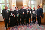 LH-Vize Hermann Schützenhöfer, Otto Strohmaier, Johann Christof, Claus J. Raidl, Franz Eckert, Karl Harnoncourt, Günter Brus und LH Franz Voves (v. l.) © Foto: steiermark.at/Frankl LH-Vize Hermann Schützenhöfer, Otto Strohmaier, Johann Christof, Claus J. Raidl, Franz Eckert, Karl Harnoncourt, Günter Brus und LH Franz Voves (v. l.)