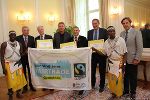 Gruppenfoto der vier neuen Fairtrade-Gemeinden