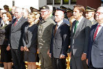 2. Landtagspräsidentin Ursula Lackner, LH-Vize Schützenhöfer, BM Karl, Militärkommandant Zöllner, BM Klug, LH Voves und LT-Präsident Franz Majcen (v.l.) © Fotos: MilKo Steiermark; bei Quellenangabe honorarfrei 2. Landtagspräsidentin Ursula Lackner, LH-Vize Schützenhöfer, BM Karl, Militärkommandant Zöllner, BM Klug, LH Voves und LT-Präsident Franz Majcen (v.l.)