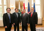 Klubobmann Christopher Drexler, LH Franz Voves, Delegationsleiter Curtis S. Bramble sowie Klubobmann Walter Kröpfl (v. l.) © Foto: Frankl; bei Quellenangabe honorarfrei Klubobmann Christopher Drexler, LH Franz Voves, Delegationsleiter Curtis S. Bramble sowie Klubobmann Walter Kröpfl (v. l.)