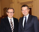 sowie Landesrat Christian Buchmann, der intensiv über Fragen der Wirtschafts- und Europapolitik diskutierte und am Abend als Kulturreferent sowie Landesrat Christian Buchmann, der intensiv über Fragen der Wirtschafts- und Europapolitik diskutierte und am Abend als Kulturreferent