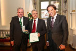 Helmut Adelsberger mit LH Franz Voves und LH-Vize Hermann Schützenhöfer