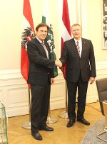 Landeshauptmann Franz Voves begrüßte Botschafter Edgars Skuja zu dessen Antrittsbesuch in der Steiermark © Land Steiermark / js Landeshauptmann Franz Voves begrüßte Botschafter Edgars Skuja zu dessen Antrittsbesuch in der Steiermark