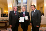 Helfried Metzler mit LH Franz Voves und LH-Vize Hermann Schützenhöfer