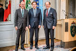 OLG-Präsident Scaria, LH Voves und Konsul Hornig (v.l.) beim Empfang © steiermark.at (Friesinger); bei Quellenangabe honorarfrei OLG-Präsident Scaria, LH Voves und Konsul Hornig (v.l.) beim Empfang