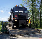 Die Behelfsbrücke war sofort zu befahren. © Fotos: BH Hartberg-Fürstenfeld; bei Quellenangabe honorarfrei Die Behelfsbrücke war sofort zu befahren.
