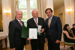 Großes Goldenes Ehrenzeichen mit Stern und Große Goldene Ehrenzeichen verliehen