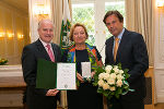 Großes Goldenes Ehrenzeichen mit Stern und Große Goldene Ehrenzeichen verliehen
