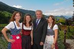 LH-Vize Schützenhöfer und steirische Studentinnen in Alpbach LH-Vize Schützenhöfer und steirische Studentinnen in Alpbach