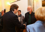 LH Franz Voves überreichte Harald Sattler die Ehrenurkunde (v.l.).