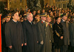 RK-Präsident Weinhofer, LH Voves, LH-Stv. Schützenhöfer, Militärkommandant Zöllner, Gemeinderat Piffl-Perčević, Vizebürgermeisterin Martina Schröck und RK-Präsident Weinhofer, v.l.