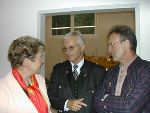 Bildtext: v.r.: Landeshauptmann Waltraud Klasnic mit Bürgermeister Direktor Franz Derler und dem Leiter des Bauhofes Birkfeld, Hubert Nistelberger Foto: Gemeinde Birkfeld, Abdruck bei Quellenangabe honorarfrei