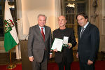 Die Landeshauptleute mit Christian Marczik bei der Ehrenzeichenverleihung. © Foto: steiermark.at / Frankl; bei Quellenangabe honorarfrei Die Landeshauptleute mit Christian Marczik bei der Ehrenzeichenverleihung.