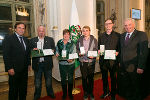 LH Franz Voves (li.) und LH-Stv. Hermann Schützenhöfer (re.) mit den Lebensrettern Walter König, Agnes Pilz, Matthias Walch und Lukas Tropper (v.l.) © Fotos: steiermark.at/Frankl; bei Quellenangabe honorarfrei LH Franz Voves (li.) und LH-Stv. Hermann Schützenhöfer (re.) mit den Lebensrettern Walter König, Agnes Pilz, Matthias Walch und Lukas Tropper (v.l.)
