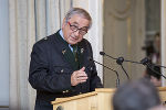 Hermann Schützenhöfer verlieh die Josef Krainer-Heimatpreise 2014 in den Kategorien Schauspiel, Sport, Sozialaktivitäten, Wirtschaft und Kultur in der Grazer Burg