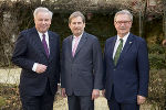 Landeshauptmann-Stv. Hermann Schützenhöfer, EU-Kommissar Johannes Hahn und Landtagspräsident Franz Majcen (v.l.).