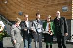 v.l. Landeshauptmann Waltraud Klasnic, Hans-Peter Steinacher (Doppelolympiasieger im Segeln), Dir. Wolfgang Veith (Leiter des Jugendsporthauses), LR Mag. Kristina Edlinger-Ploder und Jürgen Winter (Bgm. von Schladming) bei der feierlichen Eröffnung. Foto Design Schladming