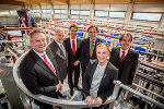 Bundesminister Andrä Rupprechter, LR Johann Seitinger, Ralf Mittermayr, LH Franz Voves, Hans Roth und Dagmar Heiden-Gasteiner drückten gemeinsam den Startknopf der neuen Anlage (v.l.) © Foto: Firma Saubermacher/Scheriau; bei Quellenangabe honorarfrei