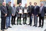 Josef Großschädl, Anton Koller, Anton Gangl, Hannes Pfeifer, Stephan Müller, Martin Weber. Landeshauptmann Franz Voves und Richard Haas bei der Eröffnung des neuen Musikheims in Tieschen. (v.l.) © Foto: Walter Spätauf