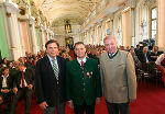 Die Landeshauptleute Franz Voves und Hermann Schützenhöfer mit dem neuen Landesobmann des steirischen Blasmusikverbandes Erich Riegler © Fotos: steiermark.at/Frankl; bei Quellenangabe honorarfrei Die Landeshauptleute Franz Voves und Hermann Schützenhöfer mit dem neuen Landesobmann des steirischen Blasmusikverbandes Erich Riegler