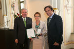 LH Franz Voves und LH-Vize Hermann Schützenhöfer mit Ernestine Strobl