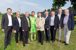 Christian Jauk (Präsident SK Sturm Graz), Peter Schaller (Niederlassungsleiter Porr Steiermark), Landeshauptmann Hermann Schützenhöfer, Christian Gratzei (Tormann SK Sturm Graz), Karl-Heinz Strauss (Generaldirektor Porr AG), Walter Lackner (Niederlassungsleiter Terrag Asdag AG Steiermark), Anton Scherbinek (Bürgermeister Unterpremstätten-Zettling), Josef Pein (Geschäftsführer Porr Bau GmbH) und KR Karl Schwarzl (v.l.) © Fotos: Porr/Terrag; bei Quellenangabe honorarfrei Christian Jauk (Präsident SK Sturm Graz), Peter Schaller (Niederlassungsleiter Porr Steiermark), Landeshauptmann Hermann Schützenhöfer, Christian Gratzei (Tormann SK Sturm Graz), Karl-Heinz Strauss (Generaldirektor Porr AG), Walter Lackner (Niederlassungsleiter Terrag Asdag AG Steiermark), Anton Scherbinek (Bürgermeister Unterpremstätten-Zettling), Josef Pein (Geschäftsführer Porr Bau GmbH) und KR Karl Schwarzl (v.l.)