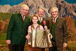 Volkskulturreferent LH Hermann Schützenhöfer, Tobias Lugitsch (Gewinner des „Steirischen Harmonikawettbewerbs 2015“), Moderator Sepp Loibner und ORF Steiermark-Landesdirektor Gerhard Draxler (v.l.) ©      