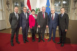 Feierten das 20-Jahr-Jubiläum des steirischen Autoclusters: Jochen Pildner-Steinburg, LR Christian Buchmann, II. LT.-Präs. Manuela Khom, LH Hermann Schützenhöfer, Helmut List und Franz Lückler (v.l.) © Foto: steiermark.at/Fischer; bei Quellenangabe honorarfrei