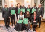 Verleihung der Josef Krainer-Heimatpreise 2015, stehend v. l.: Schöpfer, Höllwart, Hlade, Petritsch, Schilhan, Ohenhen, Schützenhöfer; sitzend v. l.: Brandauer-Rastl, Anna F., Kanhäuser © steiermark.at/FotoFischer, Verwendung bei Quellenangabe honorarfrei