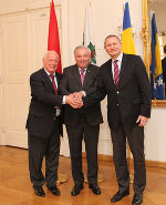 Honorarkonsul Jörg Höfreiter, LH Hermann Schützenhöfer und Botschafter Tomislav Leko, v.l. © steiermark.at/Steinbach; bei Quellenangabe honorarfrei Honorarkonsul Jörg Höfreiter, LH Hermann Schützenhöfer und Botschafter Tomislav Leko, v.l.