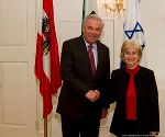 LH Schützenhöfer mit der israelischen Botschafterin, Talya Lador-Fresher © steiermark.at/Braunegger; bei Quellenangabe honorarfrei LH Schützenhöfer mit der israelischen Botschafterin, Talya Lador-Fresher
