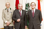 LH Hermann Schützenhöfer mit Honorarkonsul Martin Piaty (l.) und dem niederländischen Botschafter Marco Hennis (r.) © steiermark.at/Schemeth; bei Quellenangabe honorarfrei LH Hermann Schützenhöfer mit Honorarkonsul Martin Piaty (l.) und dem niederländischen Botschafter Marco Hennis (r.)