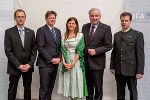 Thomas Sparl, Wolfgang Taucher, LR Doris Kampus, LH Hermann Schützenhöfer und Gerald Ortner (v.l.) bei der Eröffnung der neuen Außenstelle in Graz-Puntigam © Foto: LPD/Makowecz; bei Quellenangabe honorarfrei