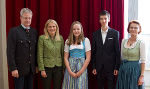 Gernot Peter Obersteiner, (Obmann Historischer Verein), NAbg. Elisabeth Grossmann, Tanja Weixler (Musik NMS Eibiswald), Gregor Jöbstl (BG/BRG Seebacher) und Karin Thierrichter (Historischer Verein) bei der Verleihung im Wartinersaal (v.l.) 