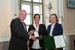 LH Hermann Schützenhöfer und LT-Präs. Bettina Vollath mit Petra Schilcher