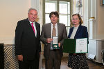 LH Hermann Schützenhöfer und LT-Präs. Bettina Vollath mit Josef Steiner