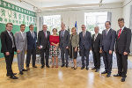 Wissenschaftslandesrat Christopher Drexler, Bürgermeister Siegfried Nagl, Rektor Hellmut Samonigg, Landeshauptmann Hermann Schützenhöfer, Rektorin Elisabeth Freismuth, Wissenschaftsminister VK Reinhold Mitterlehner, Rektorin Christa Neuper, Rektor Karl Pfeiffer, Rektor Franz Schrank, Rektor Wilfried Eichelseder und Rektor Harald Kainz (v.l.) © Fotos: steiermark.at/Scheriau; bei Quellenangabe honorarfrei Wissenschaftslandesrat Christopher Drexler, Bürgermeister Siegfried Nagl, Rektor Hellmut Samonigg, Landeshauptmann Hermann Schützenhöfer, Rektorin Elisabeth Freismuth, Wissenschaftsminister VK Reinhold Mitterlehner, Rektorin Christa Neuper, Rektor Karl Pfeiffer, Rektor Franz Schrank, Rektor Wilfried Eichelseder und Rektor Harald Kainz (v.l.)