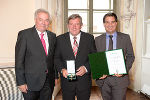 Landeshauptmann Hermann Schützenhöfer und Landeshauptmann-Stellvertreter Michael Schickhofer mit Werner Breithuber