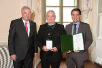 Landeshauptmann Hermann Schützenhöfer und Landeshauptmann-Stellvertreter Michael Schickhofer mit Gunter Hadwiger