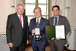 Landeshauptmann Hermann Schützenhöfer und Landeshauptmann-Stellvertreter Michael Schickhofer mit Hubert Koller