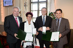 Landeshauptmann Hermann Schützenhöfer und Landeshauptmann-Stellvertreter Michael Schickhofer mit Waltraud Bachmaier-Geltewa und Odo Wöhry © steiermark.at/Fischer; bei Quellenangabe honorarfrei