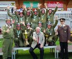 Landessieger: LH Schützenhöfer gratulierte der Feuerwehr Baumgarten. © Bilder: Landesfeuerwehrverband; Verwendung bei Quellenangabe honorarfrei