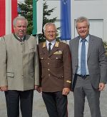 Landesfeuerwehrtag: LH Hermann Schützenhöfer und LR Anton Lang erwiesen Feuerwehr-Präsident Albert Kern und tausenden Florianis die Ehre.