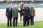 Norbert Camp (Vorsitzender des Trakehner Verbandes), LH Hermann Schützenhöfer, Dietrich Mateschitz und Gestütsleiterin Anette Ganter (v.l.n.r.) bei der Landesstutenschau am Trakehner Gestüt Murtal © Bild: Trakehner Gestüt Murtal/Christiane Slawik; Verwendung bei Quellenangabe honorarfrei