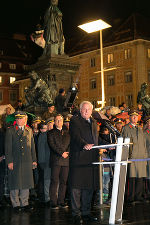 Flaggenparade am Grazer Hauptplatz